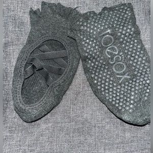 Toesox grip socks